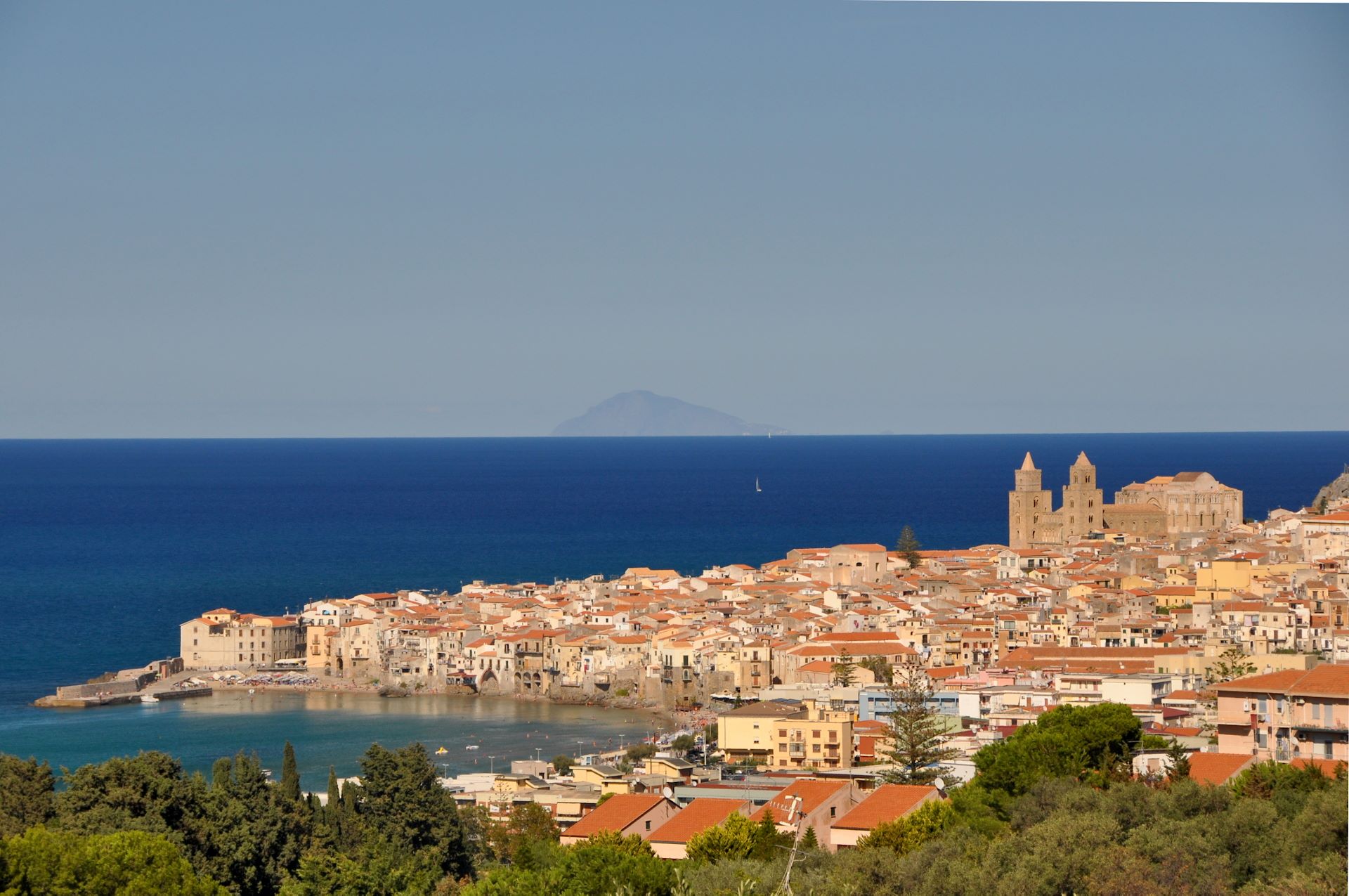Cefalù (Photo license: CC BY 2.0)